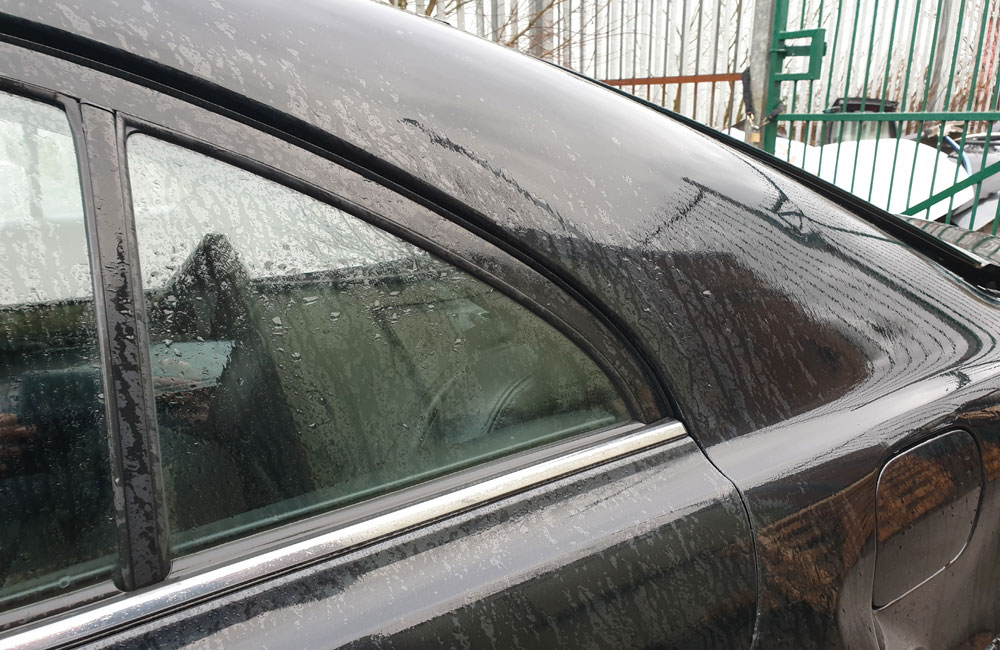 Toyota Avensis TR D-4D Quarter window glass passenger side rear
